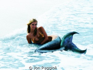 The Mermaid ! by Jon Paggioli 